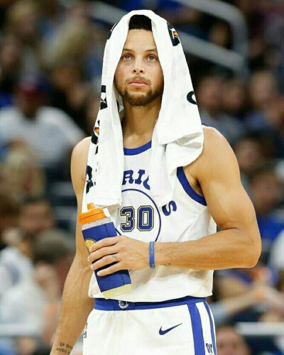 其表现挂钩 其表现挂钩