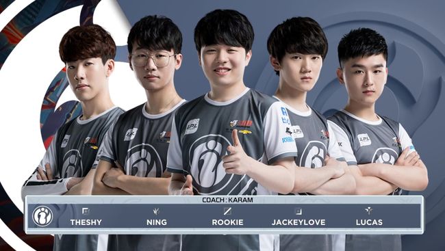 足球世界瞬 足球世界瞬